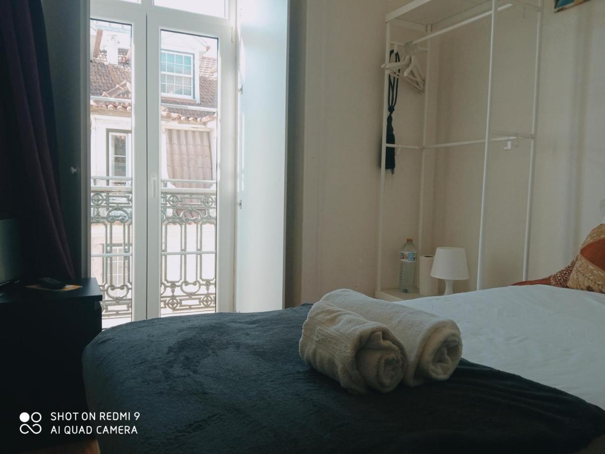 Chiado Happy Rooms Лиссабон Экстерьер фото